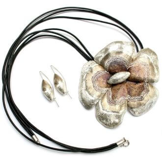 Lotos - ręcznie wykonany srebrny wisior i kolczyki. Dooperelle.pl