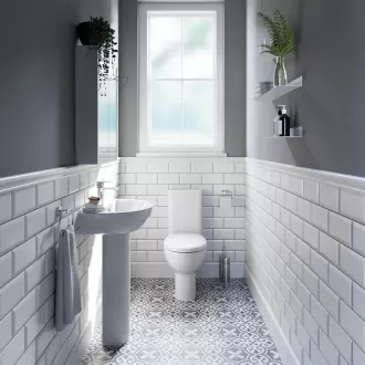 mała biała łazienka