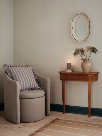 kącik wypoczynkowy w pokoju gościnnym