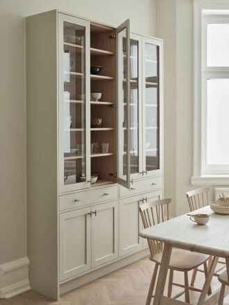 duża witryna do kuchni i jadalni