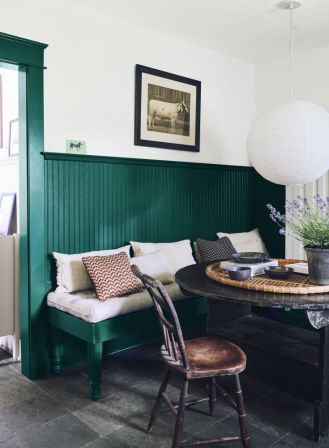 jak zabezpieczyć ścianę przy stole w kuchni