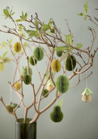 ozdoby wielkanocne na okno parapet drzwi