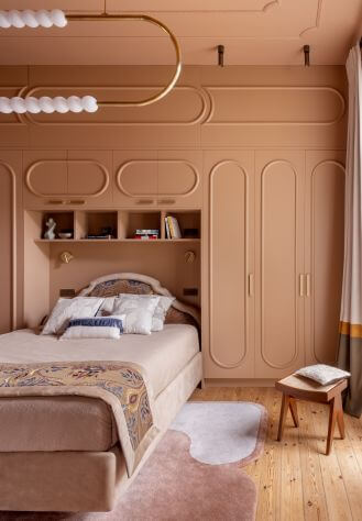 pastelowa sypialnia sprzyjająca wypoczynkowi