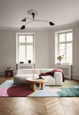 kolorowy dywan w salonie