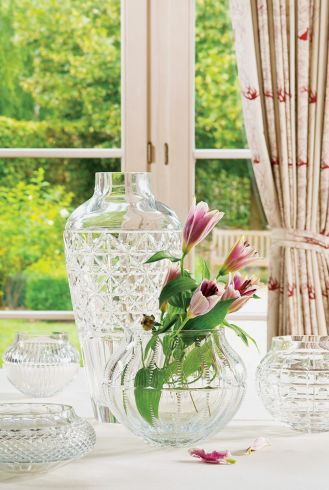 kompozycje kwiatowe w wazonach