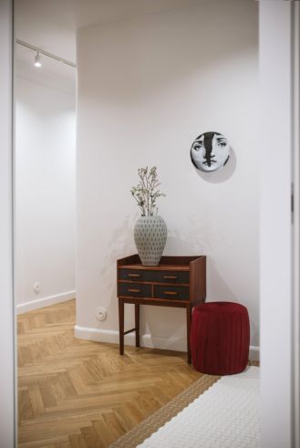 gorseciki na podłodze w przedpokoju