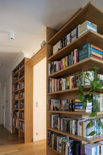 fornirowany regał biblioteczny