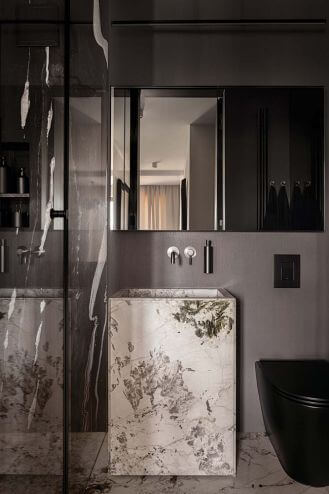 mała łazienka przy sypialni