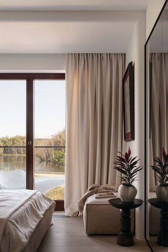 zasłony w sypialni z grubej tkaniny bouclé