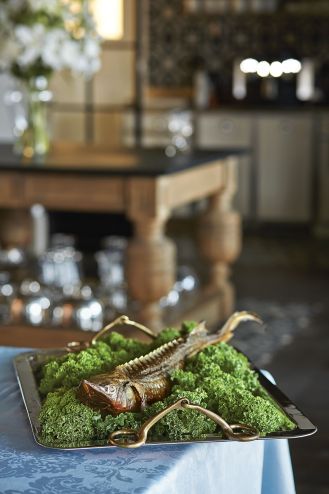 Jesiotra na liściach jarmużu przygotowała Joanna Wąsowicz, szefowa kuchni w Masuria Arte.