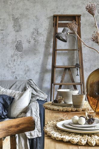 mieszkanie urządzone meblami z odzysku