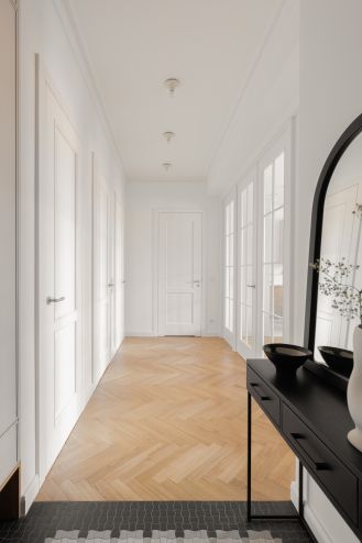 przedpokój korytarz w nowoczesnym stylu skandynawskim