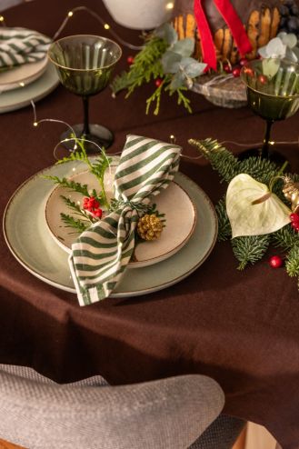 nowoczesna dekoracje stołu na boże narodzenie