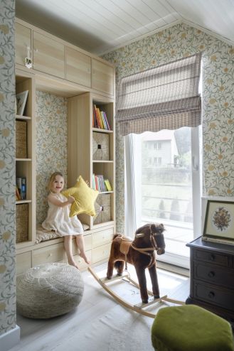 pokój dla dziewczynki na poddaszu