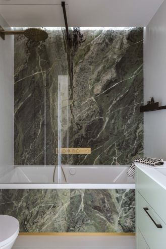 zielony spieki kwarcowy w łazience