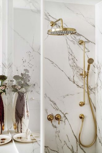 biała łazienka styl art deco