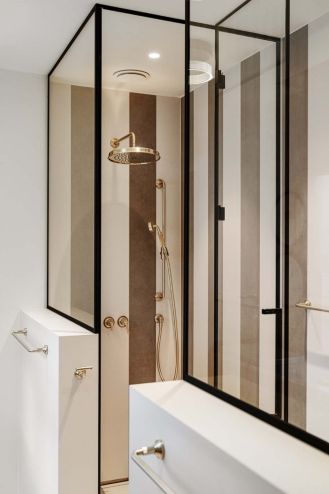 łazienka w willi w stylu art deco