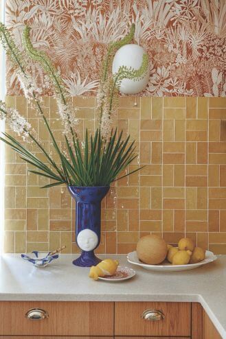 żółte płytki w kuchni