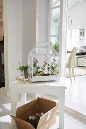 ozdoby wielkanocne na okno parapet