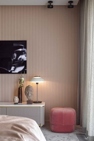 różowe ściany w sypialni