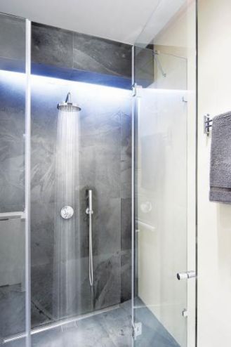 Kamienia nic nie zastąpi. Łupek black stale na ścianie.