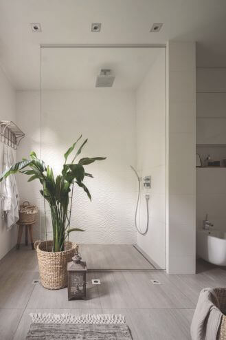 biała łazienka w stylu skandynawskim