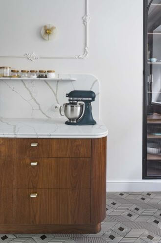 kuchnia z forniru orzechowego