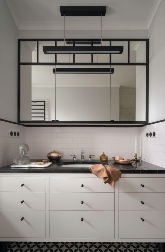 łazienka czarno-biała