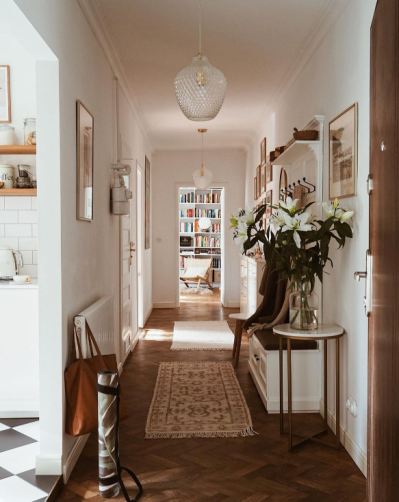 mieszkanie w kamienicy hol