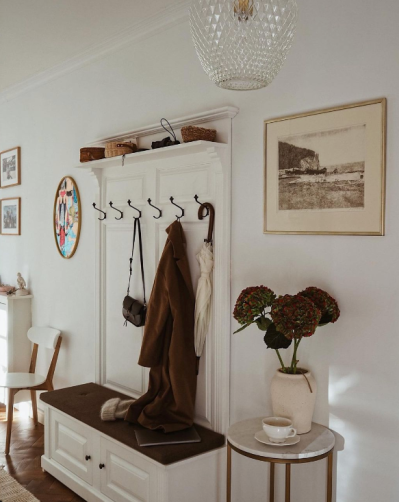 mieszkanie w kamienicy hol