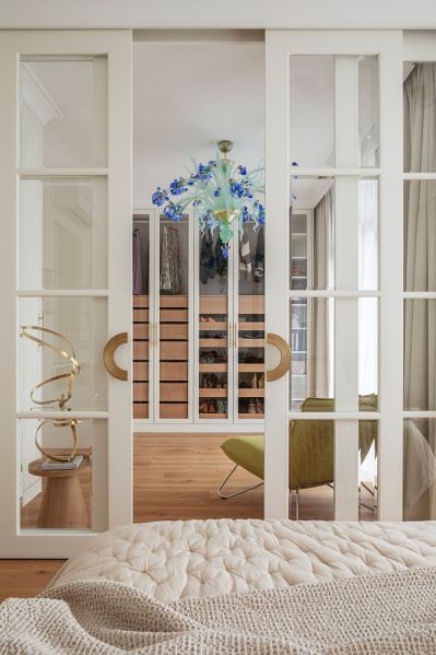garderoba w eleganckim apartamencie