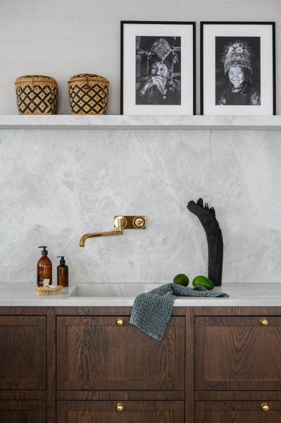 ciemne drewno kuchnia