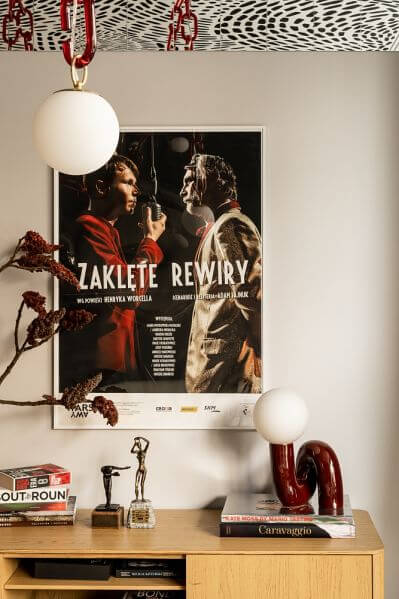 plakaty teatralne związane z karierą aktora Mateusza Banasiuka