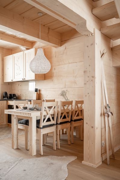 Osada Roztoki dom zrębowy