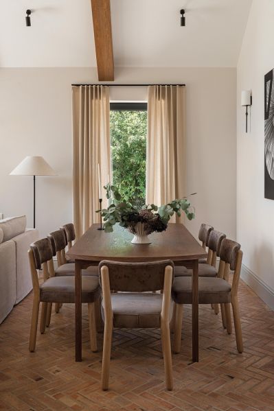 cegła drewno i meble z odzysku we wnętrzach