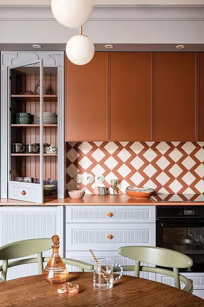 kolorowa kuchnia urządzona z fantazją