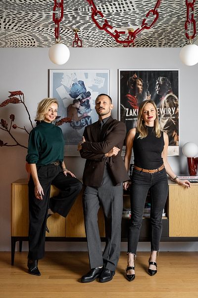 stylistka Ewa Jezierska, aktor Mateusz Banasiuk i architektka Aldona Banasiuk-Suchorzewska