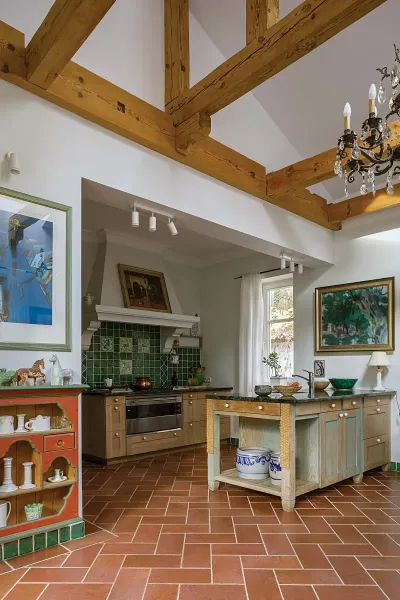 kuchnia zielona z drewnem