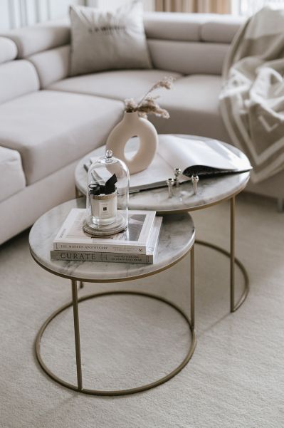 stoliki kawowe z marmurowym blatem