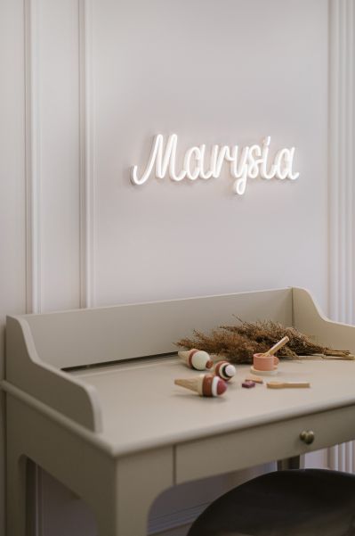 biurko do pokoju dla dziewczynki