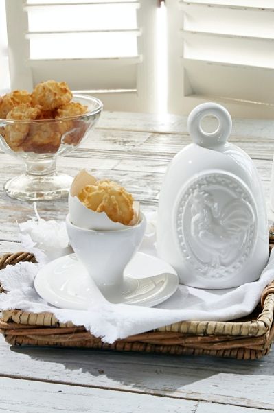 kieliszki na jajka na stół wielkanocny