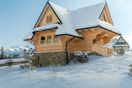 prawdziwa góralska architektura w Osadzie Roztoki