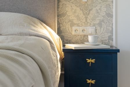 stumetrowe mieszkanie z efektowną biblioteką