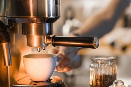 zobacz jak zamienić dom na wsi we włoski azyl