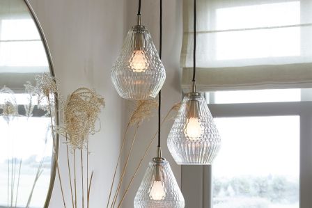 oświetlenie salonu z jadalnią