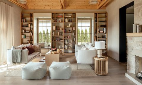 ciepłe i słoneczne wnętrze krakowskiego domu z oranżerią