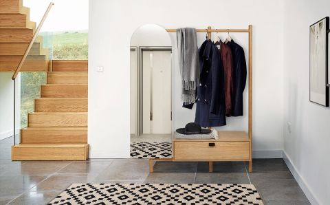 wieszak do przedpokoju z lustrem