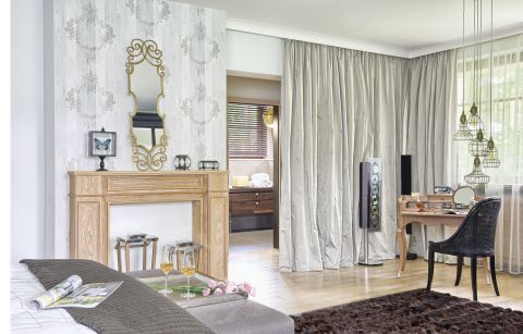 Czereśniowa toaletka z Francji. A wokół nas las. Dom w Magdalence