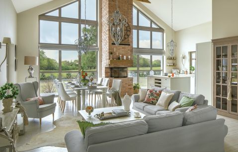 salon z otwartą kuchnią