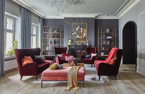 apartament ze złotym sufitem i kinem domowym